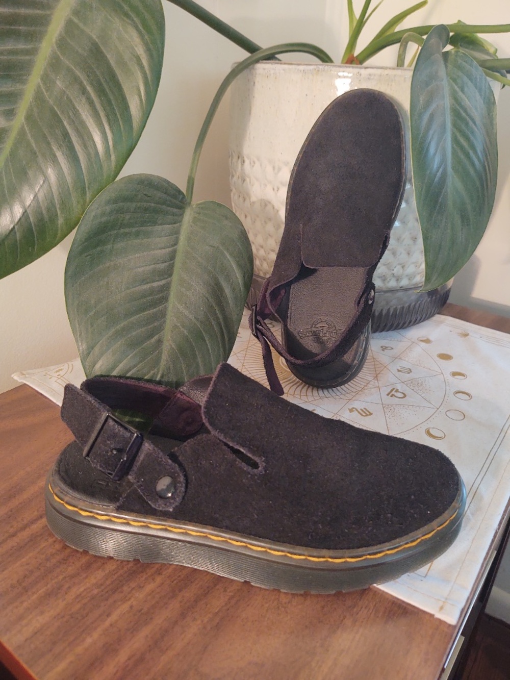 EUC Dr. Martens Carlson Suede Slingback Mule Size US 6 Black with Buckle
